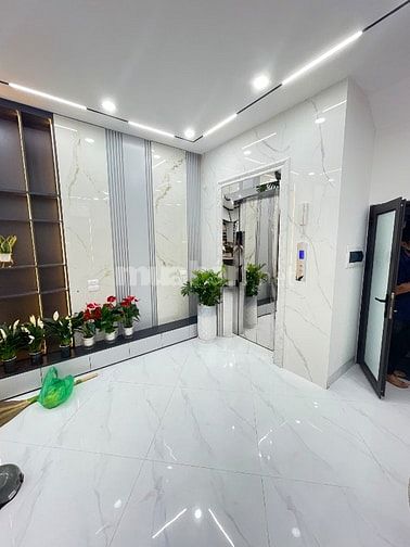Nhà phố Tam Trinh ! thang máy nhập khẩu,lô góc ,mặt tiền rộng 