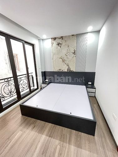 Nhà phố Tam Trinh ! thang máy nhập khẩu,lô góc ,mặt tiền rộng 