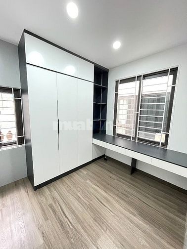 Nhà phố Tam Trinh ! thang máy nhập khẩu,lô góc ,mặt tiền rộng 