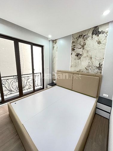 Nhà phố Tam Trinh ! thang máy nhập khẩu,lô góc ,mặt tiền rộng 