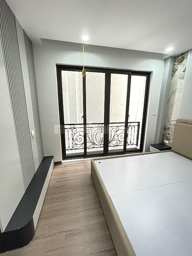 Nhà phố Tam Trinh ! thang máy nhập khẩu,lô góc ,mặt tiền rộng 