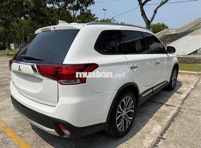 Mitsubishi Outlander 2.0 Trắng sản xuất 2019