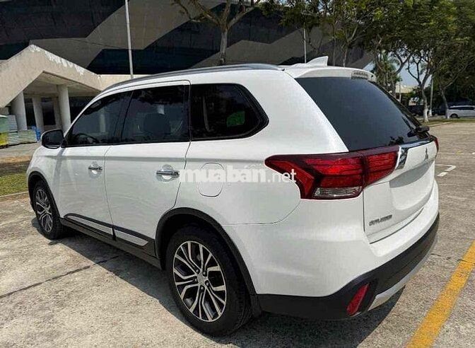 Mitsubishi Outlander 2.0 Trắng sản xuất 2019