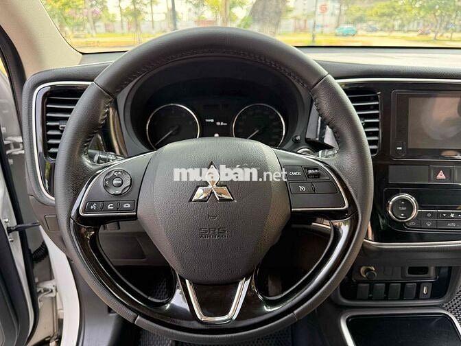 Mitsubishi Outlander 2.0 Trắng sản xuất 2019
