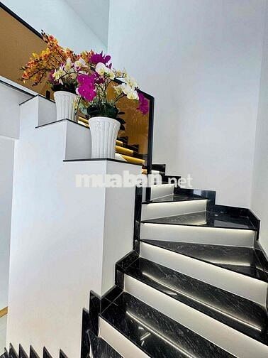 NHÀ MẶT TIỀN SƯƠNG NGUYỆT ÁNH MỚI 100%