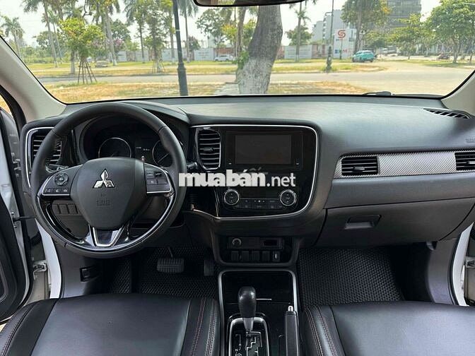 Mitsubishi Outlander 2.0 Trắng sản xuất 2019