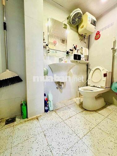 Hiếm có!!! Căn tập thể Bách khoa phòng Khách, bếp, 3 ngủ, 2WC 4,2 tỷ