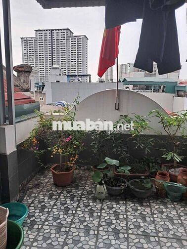 Ô tô đỗ cổng phố Minh Khai nhà đẹp 2 thoáng nông 40m2 x5T giá 7.9 tỷ s