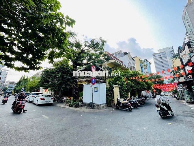GÓC 2 MẶT TIỀN  TRUNG TÂM  QUẬN 1 -DIỆN TÍCH LÊN TỚI 300m2