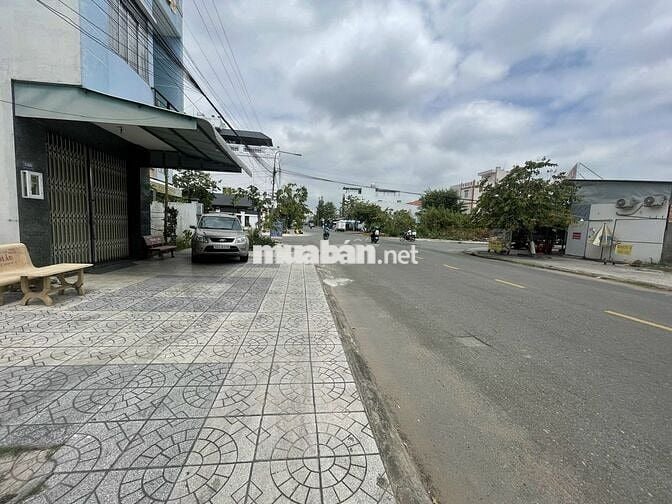 Mặt tiền đất thổ cư Ngô Thời Nhiệm