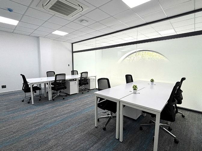 Cho thuê bàn ​​làm việc chung từ 1tr6 mỗi tháng tại HQ Vạn Phúc City