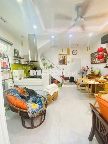 BÁN NHÀ THANH NHÀN ,HBT ,23M2 X3 TẦNG ,59 TỶ,SỔ ĐỎ NỞ HẬU,CĂN HIẾM.