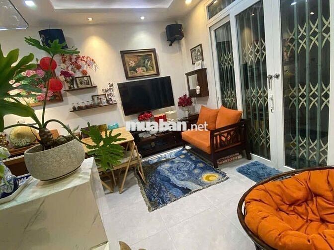 BÁN NHÀ THANH NHÀN ,HBT ,23M2 X3 TẦNG ,59 TỶ,SỔ ĐỎ NỞ HẬU,CĂN HIẾM.