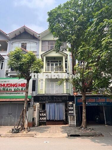 CHO THUÊ LIỀN KỀ FULL ĐỒ CAO CẤP 05 TẦNG, 7PN, 7WC tại KĐT XA LA 100m2