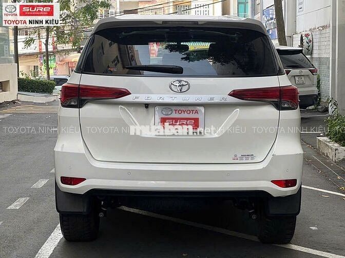 Toyota Fortuner 2023 2.4 MT Trắng