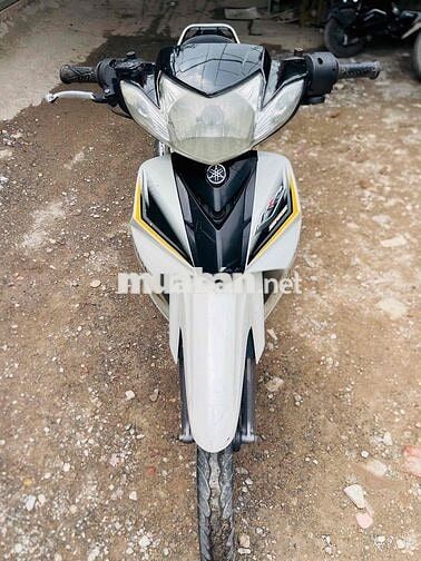 Yamaha Sirius RC Trắng đen