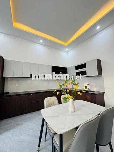 Nhà mới 5x28 hẻm Y wang giá 2290