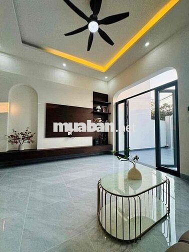 Nhà mới 5x28 hẻm Y wang giá 2290