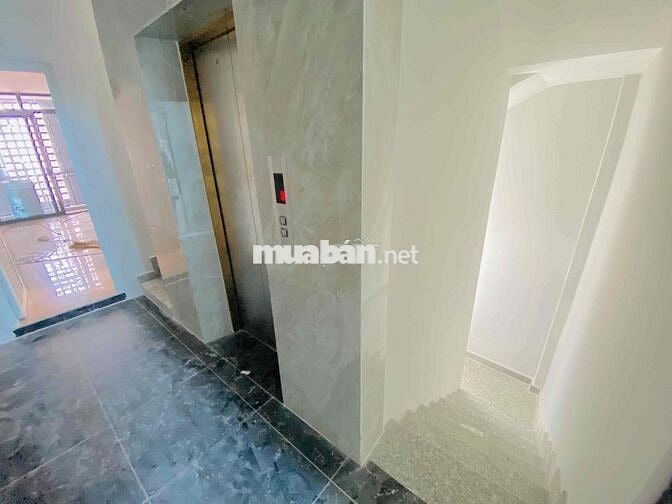 CHO THUÊ TOÀ NHÀ 4X22M NỞ HẬU 5M CÓ THANG MÁY MẶT TIỀN NGUYỄN THỊ THÂP