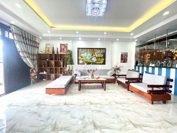 CHO THUÊ NHÀ SÂN VƯỜN 3 TẦNG FULL NỘI THẤT BẮC NHA TRANG