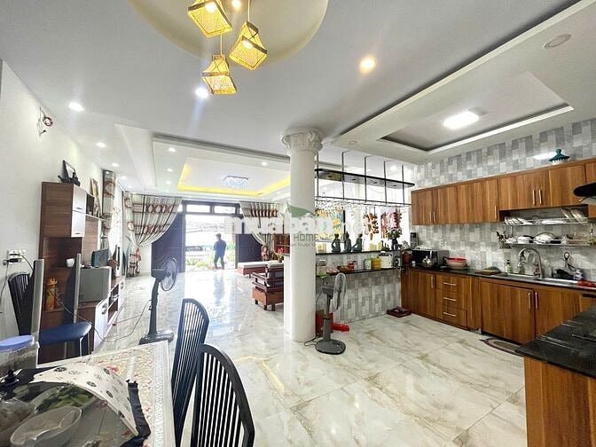 CHO THUÊ NHÀ SÂN VƯỜN 3 TẦNG FULL NỘI THẤT BẮC NHA TRANG