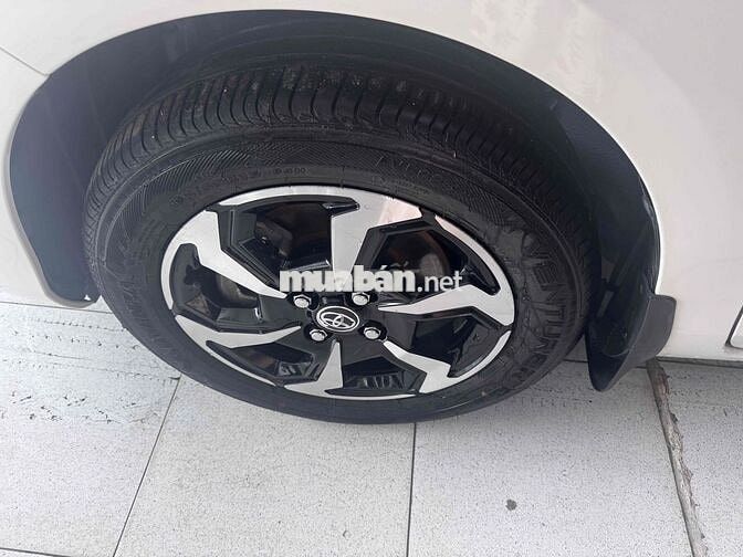 Toyota Vios 5 chỗ Trắng