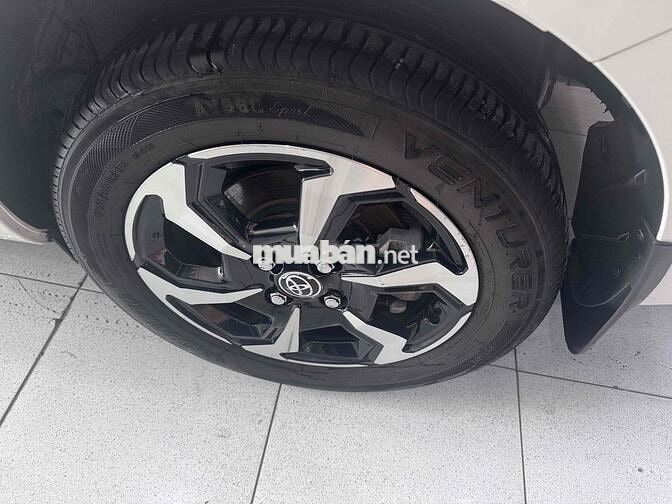 Toyota Vios 5 chỗ Trắng