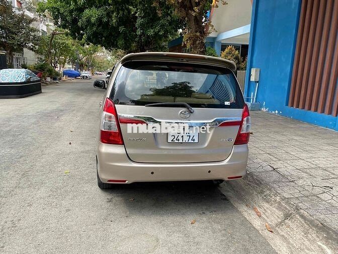 Toyota Innova 2015 Số tự động