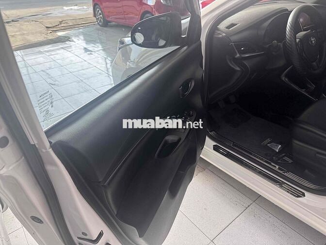 Toyota Vios 5 chỗ Trắng