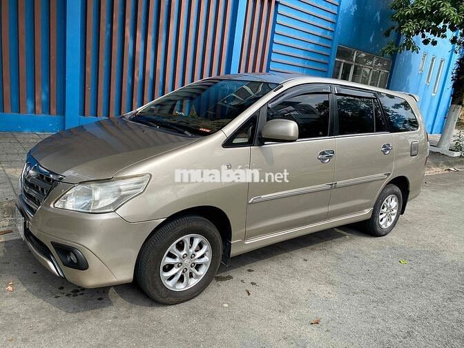 Toyota Innova 2015 Số tự động