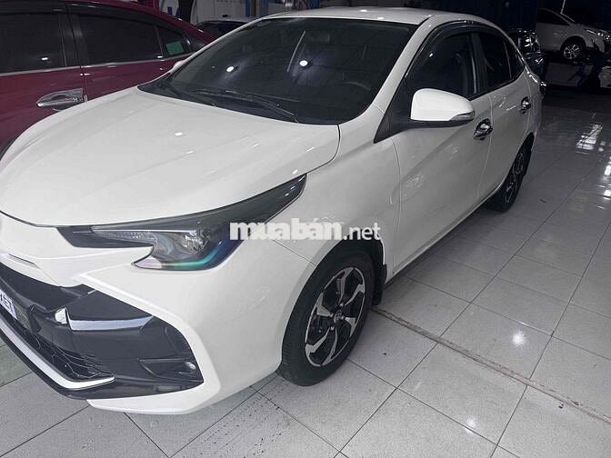 Toyota Vios 5 chỗ Trắng