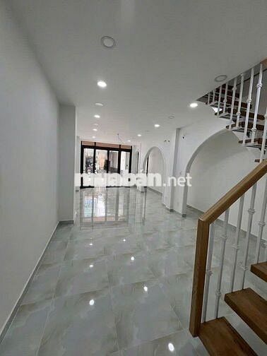 Cho Thuê Nhà Đường Nguyễn Đình Chiểu, Quận 3 ( Ngang 4.5m - Nhà Đẹp )