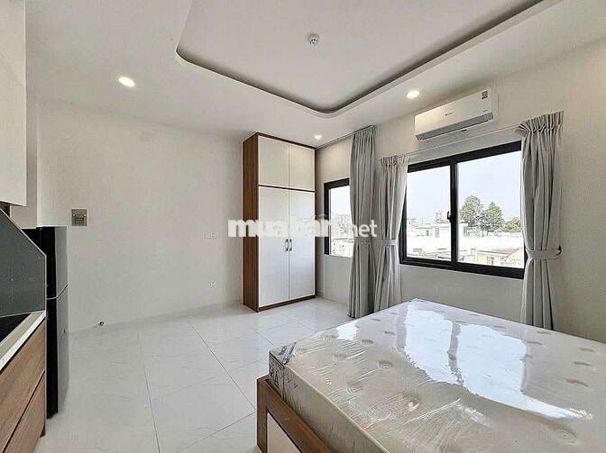 STUDIO CỬA SỔ LỚN FULL NỘI THẤT TẠI LÊ TRỰC