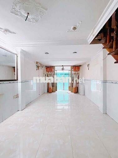 Bán nhà Đ.Xóm chiếu, ngang 3.5m nở hậu Cách 5 căn ra MT xe hơi,