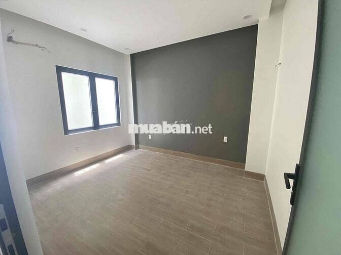Nhà trung tâm, hoàn thiện nội thất, 4 pn, 5 WC, vị trí đâu cũng gần