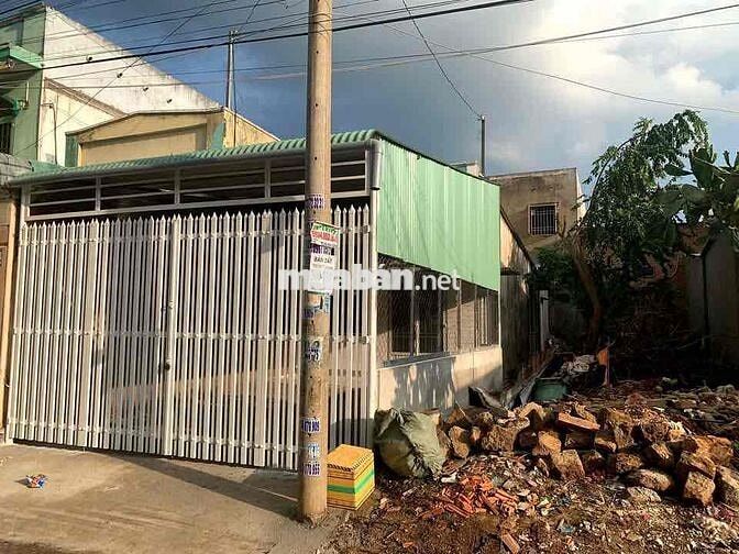 Bán nhà trệt, sân đậu ô tô, gần chợ, tr Mầm Non, tr Trương Vĩnh K