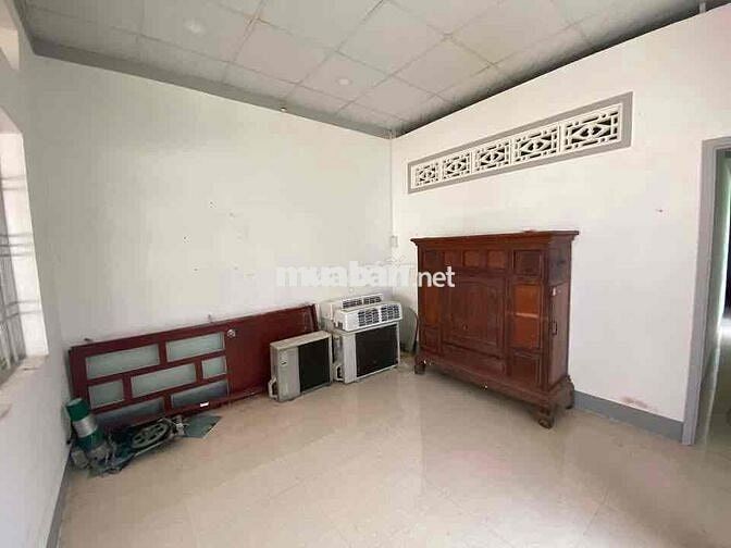 Bán nhà trệt, sân đậu ô tô, gần chợ, tr Mầm Non, tr Trương Vĩnh K