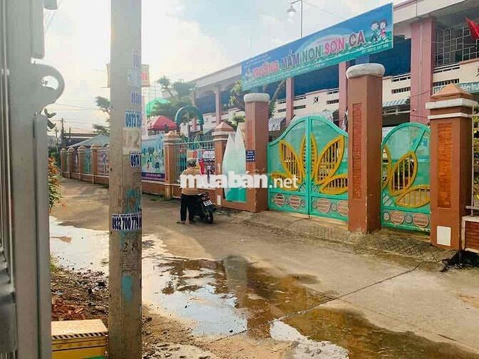 Bán nhà trệt, sân đậu ô tô, gần chợ, tr Mầm Non, tr Trương Vĩnh K