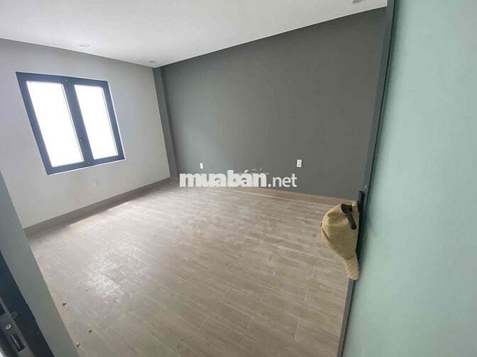 Nhà trung tâm, hoàn thiện nội thất, 4 pn, 5 WC, vị trí đâu cũng gần