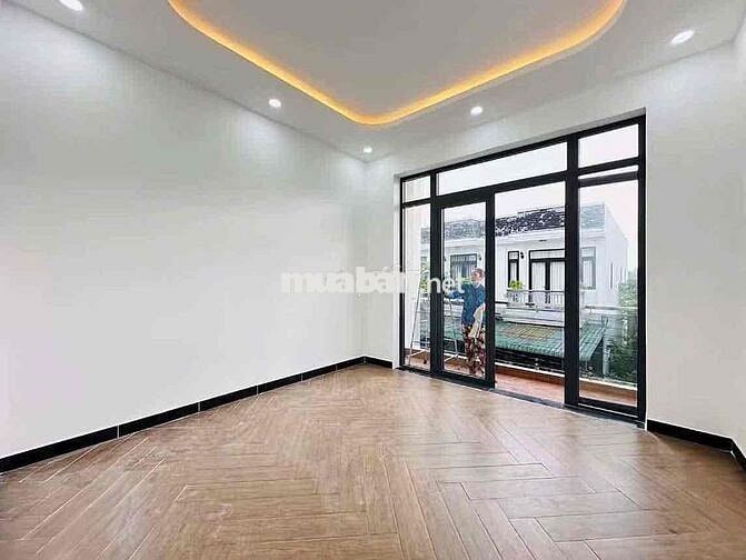 Chủ ngộp, bán nhanh căn Biệt thự mới xây, ngay cuối đường Đồng Khởi