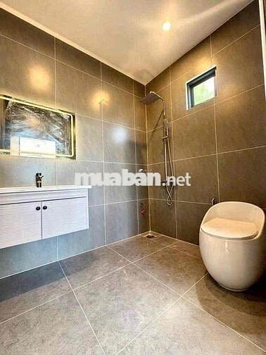 Chủ ngộp, bán nhanh căn Biệt thự mới xây, ngay cuối đường Đồng Khởi