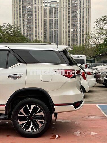 Toyota Fortuner 2.7L TRD sx 2019 màu trắng