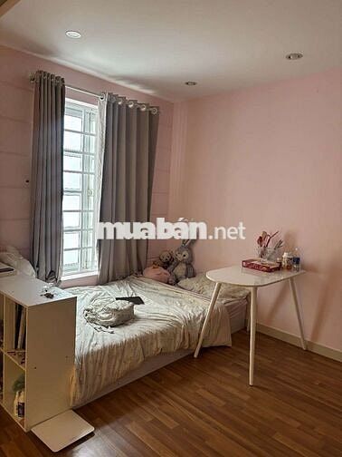 Pass Phòng studio ngày chân cầu Kiệu qua Quận 1