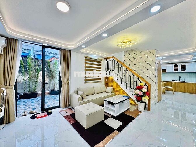 Chính chủ bán nhà mới 3 tầng ngay chợ Bà Chiểu p1 BT