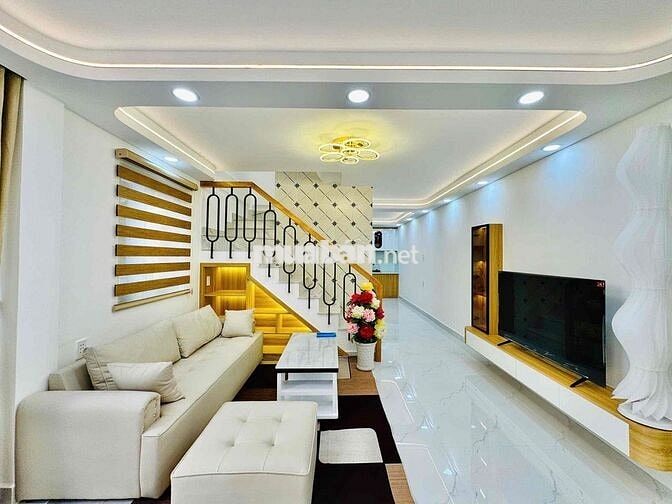 Chính chủ bán nhà mới 3 tầng ngay chợ Bà Chiểu p1 BT