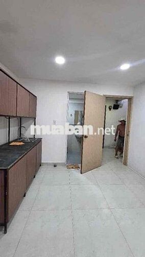 Chủ ngộp bank cần bán CHDV dòng tiền 35tr/ tháng, đường Nguyên Hồng 6x