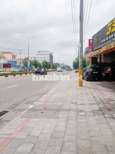 cần bán lô đất gần sân banh gò đậu 300 m