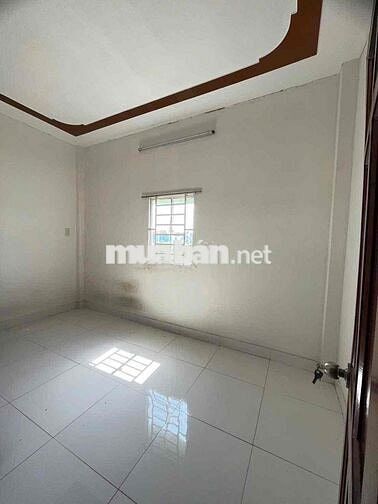 Nhà 1 Lầu 4 x 10m Ngay Ngã Ba Tân Kim Vào 250m. Sổ Hồng Riêng