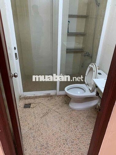 Nhà trệt 2 lầu mặt tiền Nguyễn Văn Cừ