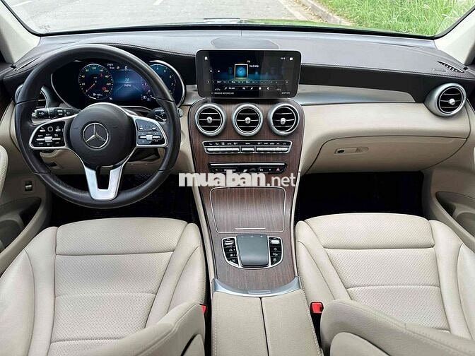 Siêu phẩm GLC200 4matic 8/2023 siêu mới nhìn là mê